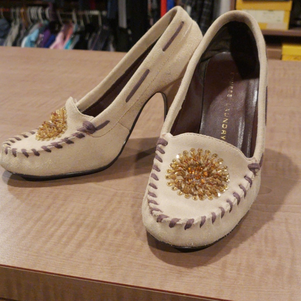 Chinese Laundry suede pump